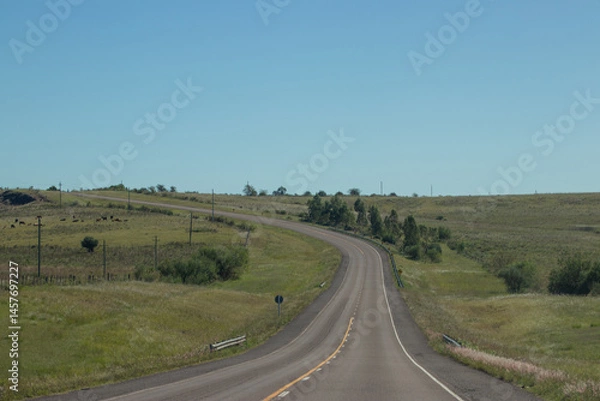 Fototapeta Curva muy pronunciada en la ruta