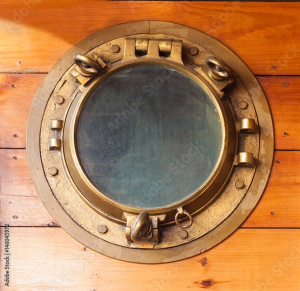 Obraz brass porthole