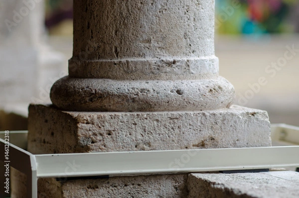 Fototapeta details Chiostro del Bramante, open courtyard on two levels with elegant arches and refined architectural details. the white marbles, accentuating the magnificence of this Renaissance masterpiece.