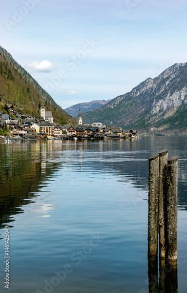 Obraz Hallstatt Village Nestled Between Alpine Mountains
