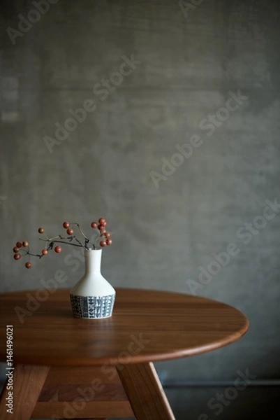 Obraz アンティークの花瓶に入れたドライの山帰来