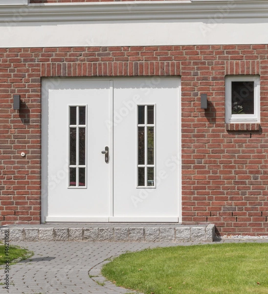 Fototapeta Große weiße Haustür mit Fenster Glas