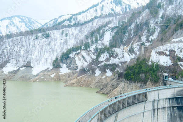 Fototapeta 4月の黒部ダム