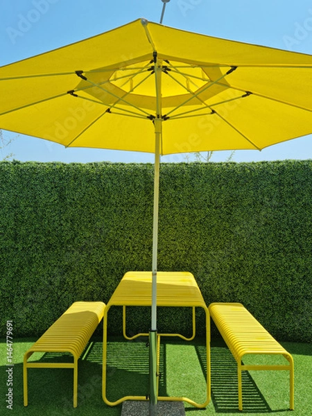 Obraz It is an outdoor cafe with parasols.