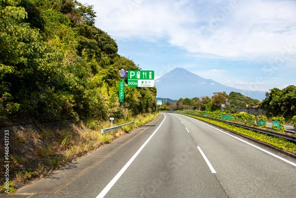 Fototapeta Japanese highway with a view of Mt. Fuji