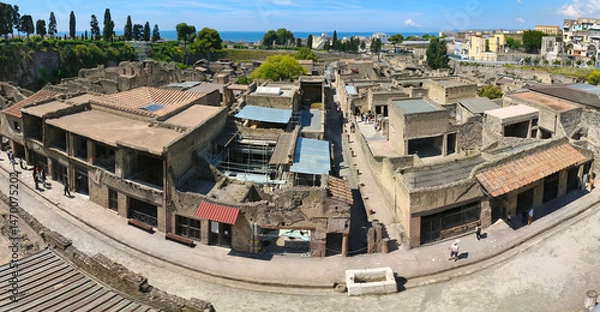 Fototapeta Panoramic photo from above of the excavations of Herculaneum, the ancient Roman city destroyed by the eruption of Vesuvius in 79 AD