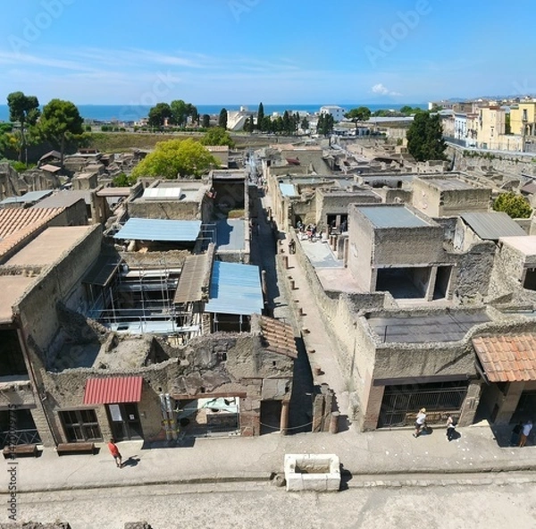 Fototapeta Panoramic photo from above of the excavations of Herculaneum, the ancient Roman city destroyed by the eruption of Vesuvius in 79 AD