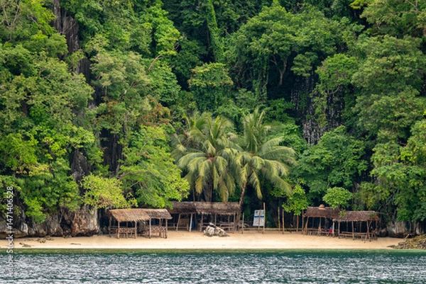 Obraz Pristine water at Coron, Palawan, Surrounded by limestone cliffs