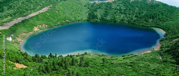 Obraz 瑠璃色が美しく魔女の瞳と呼ばれるカルデラ湖 [福島県・五色沼]