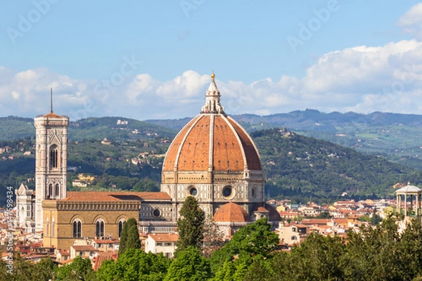 Fototapeta View of Cattedrale di Santa Maria del Fiore in Florence