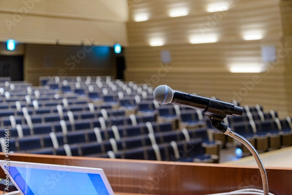 Fototapeta 大きな会場で行う講演会やセミナー風景のイメージ