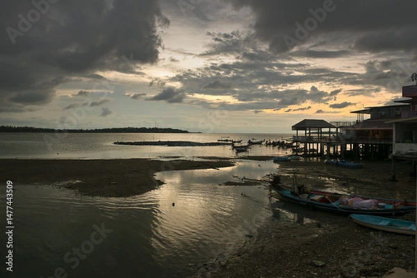 Obraz Seaside village with evening sunlight