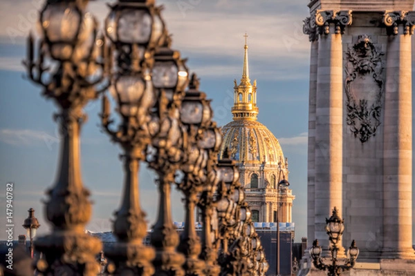 Fototapeta Most Aleksandra III z Invalides w Paryżu we Francji