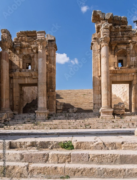 Obraz Staircase and altar terrace of Sanctuary of Artemis on Cardo Maximus in Jerash, a Greco-Roman well preserved city in Jordan