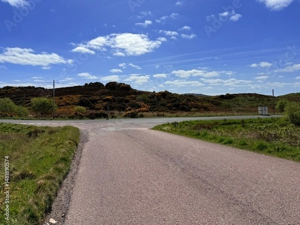 Obraz Islay, Scotland’s whisky haven, blends rugged natural beauty with pristine seas and abundant birdlife. Known for peaty single malts and serene coastal landscapes, it’s a gem for nature and spirits-the