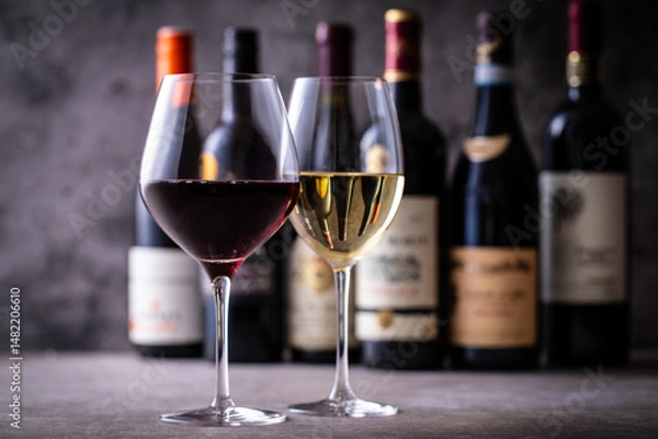 Fototapeta レストランでワインを飲む 