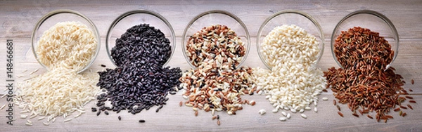 Fototapeta Pięć rodzajów ryżu: basmati, czarny ryż, mix długoziarnistego, arborio i czerwonego ryżu