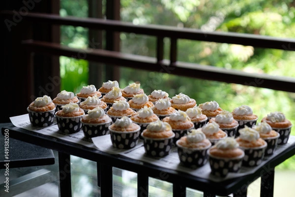 Obraz many cupcakes on table for lunch