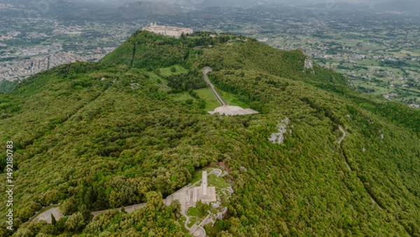 Fototapeta Dron, Klasztor, Cmentarz, Monte Cassino, Wzgórze 593