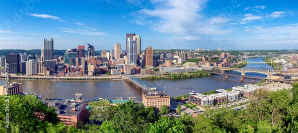 Fototapeta Panoramic view of Pittsburgh city from Grandview Overlook in spring sunny day in Pittsburgh, Pennsylvania.	