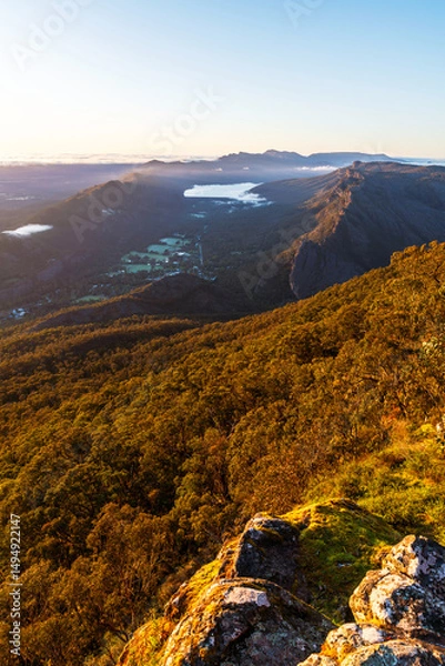 Fototapeta Beautiful sunrise view above Halls Gap viewed from Boroka Lookout, Grampians, Victoria