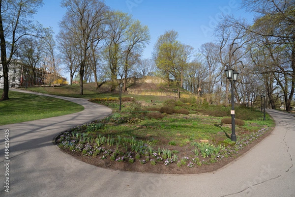 Obraz Bastion Hill city park (Bastejkalns Park) in Riga, Latvia	