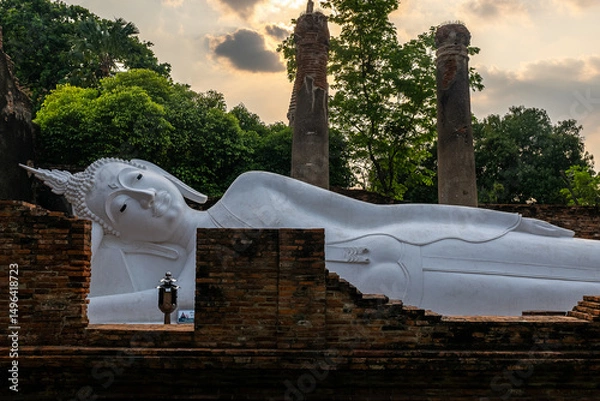 Fototapeta View of the Reclining Buddha of Wat Yai Chai Mongkhon at Ayutthaya, Thailand.