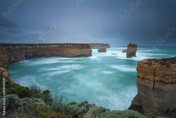 Obraz Great Ocean Road, Port-Campbell-Nationalpark. Dramatische Küstenlandschaft unter Sturmwolken