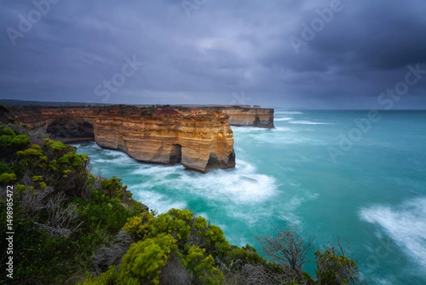 Obraz Sparks Gully, Great Ocean Road, Port-Campbell-Nationalpark. Dramatische Küstenlandschaft unter Sturmwolken.
