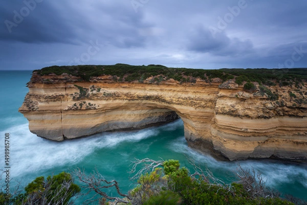 Obraz Blick auf die Mutton Bird Island an der Great Ocean Road in Australien. Dramatische Stimmung vor dem Sturm.