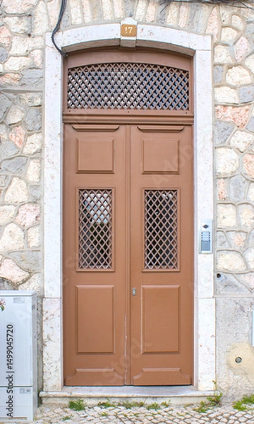 Fototapeta Portas de entrada de edifícios de Lisboa antigos e tradicionais