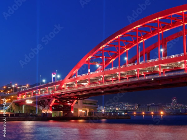 Fototapeta ポートアイランドから見る夜の神戸大橋と市街地