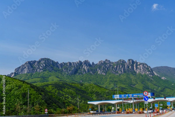 Obraz Ulsanbawi Cliffs in Spring Greenery