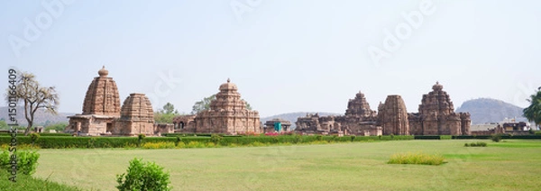 Obraz インドのカルナータカ州にあるパッタダカル・ユネスコ・ワールド・ヘリテイジ・サイトのパノラマ風景