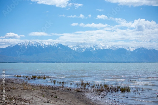 Obraz Provo lake with snow mountain background 