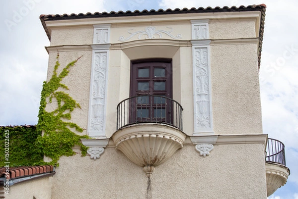 Obraz Facade of Romero and Juliet style balcony 