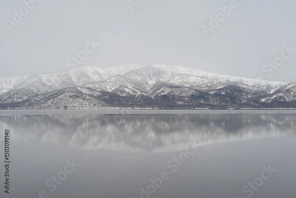 Obraz mountain lake in winter