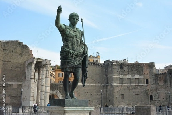 Fototapeta ローマの街中にある遺跡と銅像