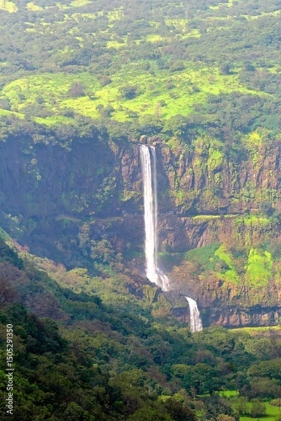 Obraz Vajrai Waterfall, located in Maharashtra, India, is a picturesque spectacle of nature’s grandeur.