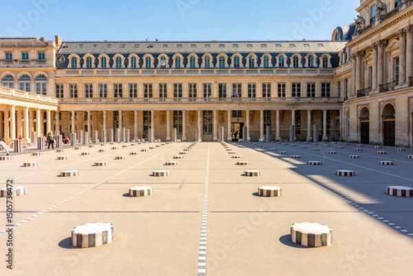 Fototapeta Courtyard of Palais Royal palace in center of Paris, France