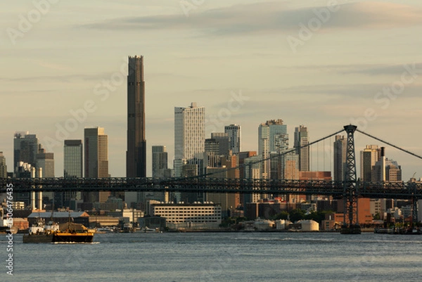 Fototapeta East River view towards the Brooklyn skyline