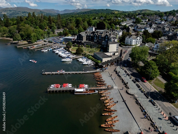 Fototapeta Bowness-on-Windermere in the Lake District in Cumbria in the northwest of England