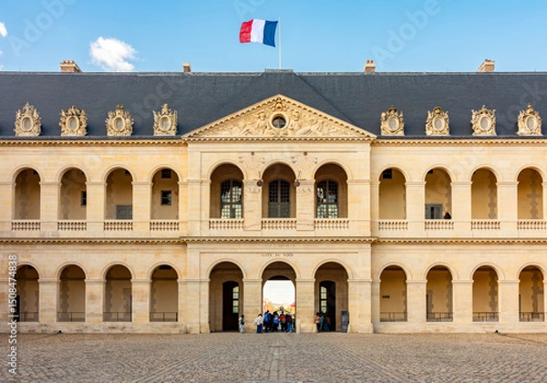 Fototapeta Cour d'honneur (Court of Honor) in Les Invalides (National Residence of the Invalids, Paris, France
