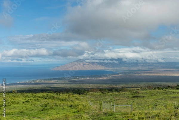 Obraz Beautiful aerial Maui vista with the Maalaea Bay and West Maui visible in the distance, Hawaii