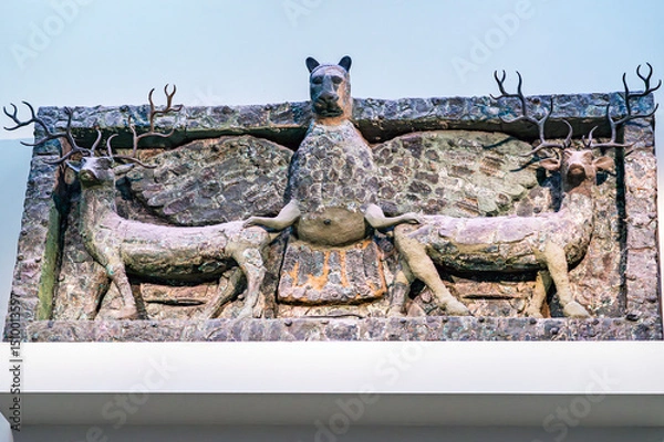 Obraz Frieze of Imdugud (Anzu) grasping a pair of deer, from Tell Al-Ubaid