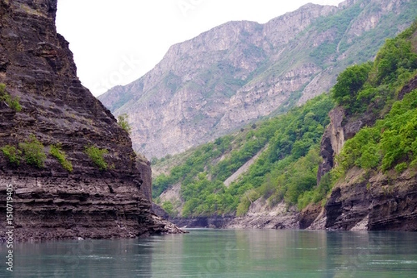 Fototapeta View of the Sulak canyon. A river in the mountainous region of Dagestan.