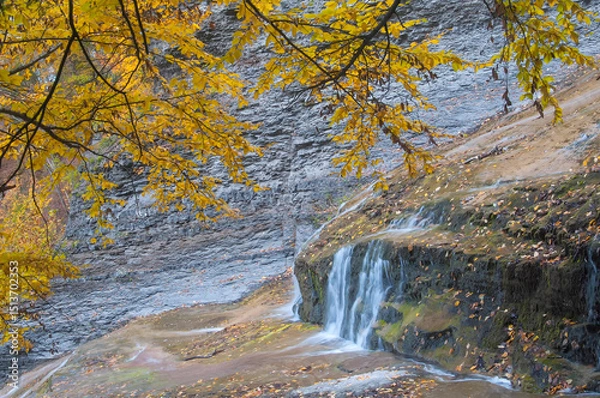 Obraz buttermilk falls state park and waterfall in autumn