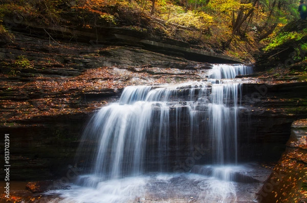 Obraz buttermilk falls state park and waterfall in autumn