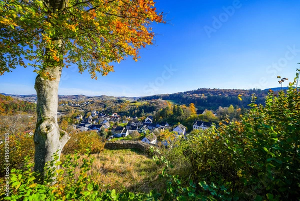 Obraz View of Gerhardstein Castle in Gerolstein. Historic Löwenburg Castle with the surrounding landscape in the Eifel region.
