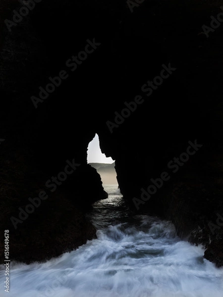 Obraz cave in the sea